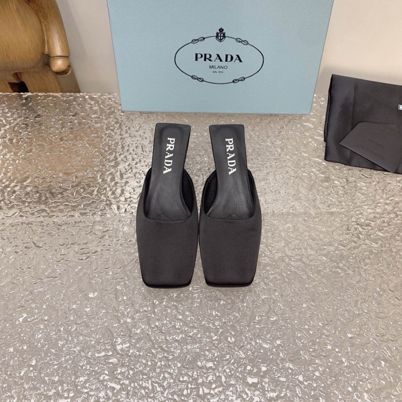 Pra*a slippers